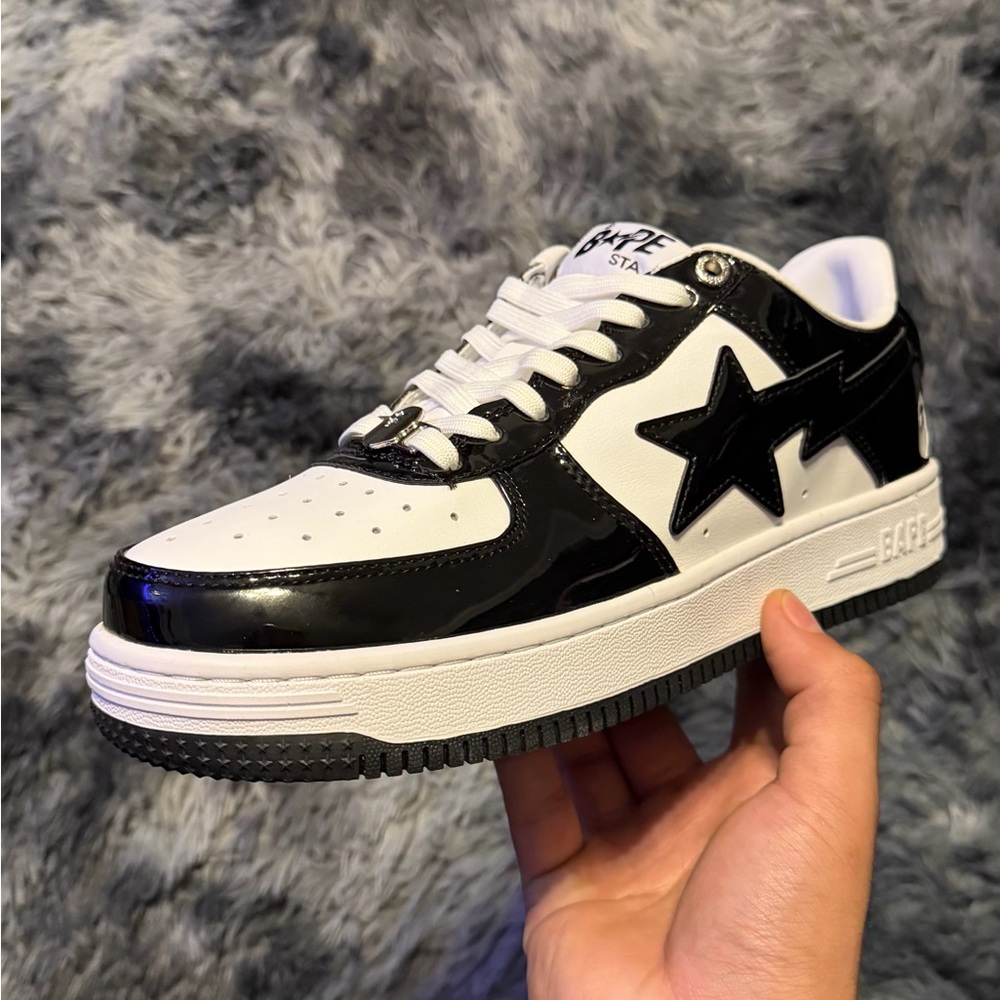 Bapesta black and whites